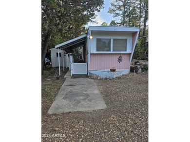 Minutes from Historical downtown Prescott you will find a cozy