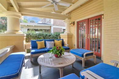 Located in the heart of historic Hyde Park, this beautifully - photo 2