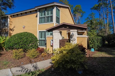 Rare end-unit condo in Summer House, offering exceptional - photo 4