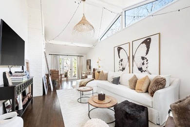 Beautifully renovated home in the desirable waterfront community - photo 16