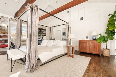 Beautifully renovated home in the desirable waterfront community - photo 20