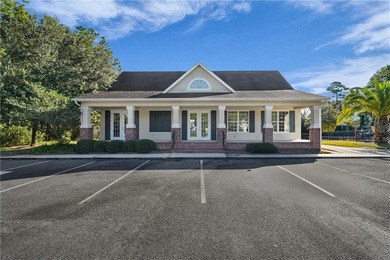 This beautiful 4 bedroom, 2 bathroom stucco home has a double - photo 3