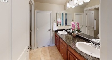 Coastal Luxury with Deeded Beach Access. Experience exceptional - photo 25