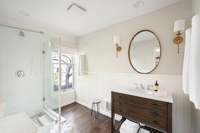 Beautifully renovated home in the desirable waterfront community - photo 29