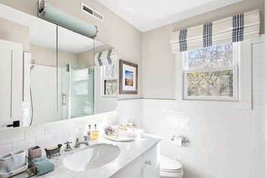 Beautifully renovated home in the desirable waterfront community - photo 30