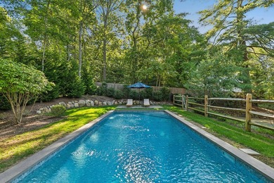 Beautifully renovated home in the desirable waterfront community - photo 37