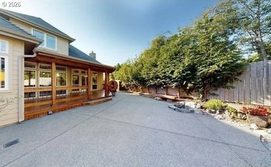 Coastal Luxury with Deeded Beach Access. Experience exceptional - photo 38