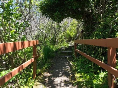 Coastal Luxury with Deeded Beach Access. Experience exceptional - photo 45