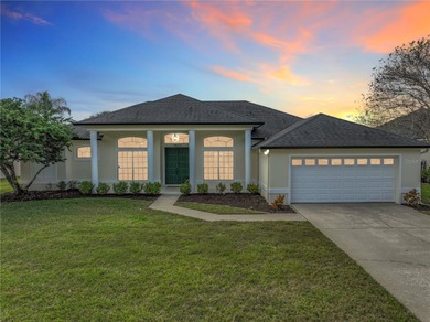 Lake Home Sale Pending in Oviedo, Florida