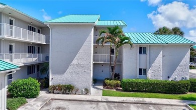 Welcome to paradise living on Hutchinson Island! This - photo 28