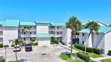Welcome to paradise living on Hutchinson Island! This - photo 29