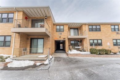 This Beautiful 1 bedroom and 1 bath in a prime location and on - photo 1