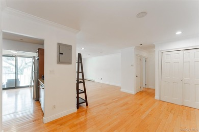 This Beautiful 1 bedroom and 1 bath in a prime location and on - photo 3