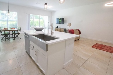 This beautiful 3/2.5 Townhouse in Pointe 100 is the newest - photo 15