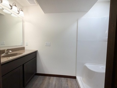 Welcome to this newly built 4 bedroom, 3 bathroom home offering - photo 27
