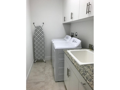 This beautiful 3/2.5 Townhouse in Pointe 100 is the newest - photo 35