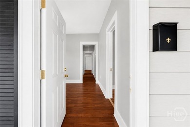 Welcome home to this beautifully renovated 3-bedroom, 1-bath - photo 3