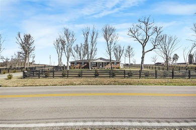 Horse Lover's Dream on 10.8 Acres - Turn-Key Equestrian Estate - photo 5