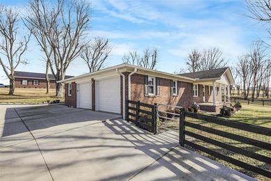Horse Lover's Dream on 10.8 Acres - Turn-Key Equestrian Estate - photo 7
