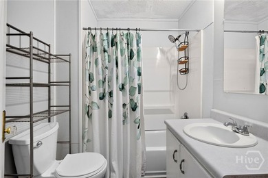 Welcome home to this beautifully renovated 3-bedroom, 1-bath - photo 8