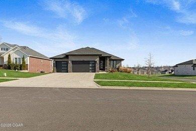 (private lake, pond, coastal) Home For Sale in Springfield Missouri