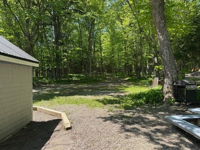 You wont find a more up-to-date camp on the lake within easy - photo 8