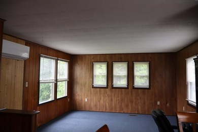 Welcome to this well-maintained in-town manufactured home - photo 12