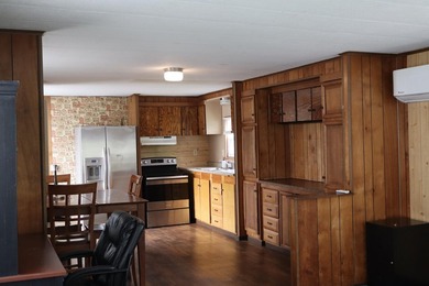 Welcome to this well-maintained in-town manufactured home - photo 14