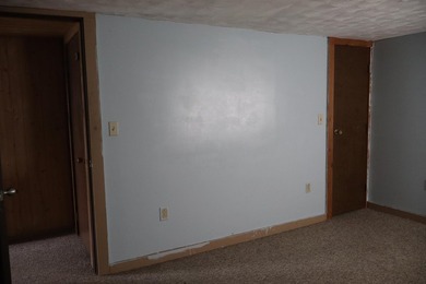 Welcome to this well-maintained in-town manufactured home - photo 19