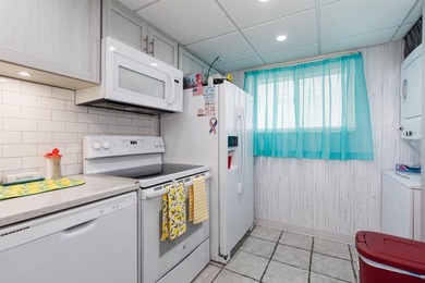 BEACHFRONT LIVING AT ITS FINEST .... imagine waking every