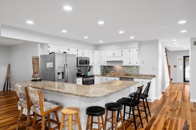 Welcome to your lakefront retreat! This beautifully maintained - photo 12
