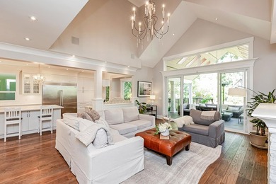 Highly sought-after Crescent Heights! This custom-built 2-storey - photo 14