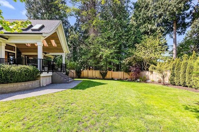 Highly sought-after Crescent Heights! This custom-built 2-storey - photo 18