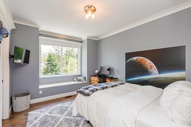 Highly sought-after Crescent Heights! This custom-built 2-storey - photo 27