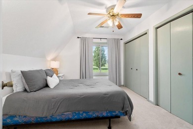 Welcome to your lakefront retreat! This beautifully maintained - photo 27