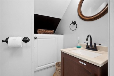Welcome to your lakefront retreat! This beautifully maintained - photo 30