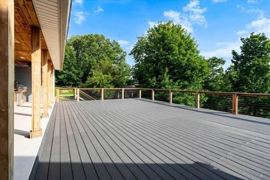 Welcome to your lakefront retreat! This beautifully maintained - photo 35