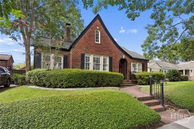 There are brick bungalows in Ardsley Park, and then there is 427 - photo 3