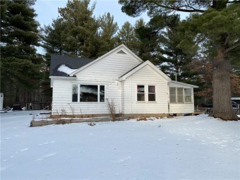 Lake Hayward Home For Sale in Hayward Wisconsin