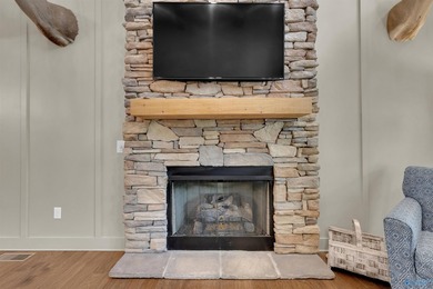Whether you're looking for a peaceful full-time residence or a - photo 11