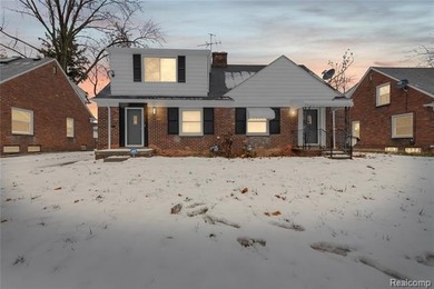 Lake Saint Clair Townhome/Townhouse Active Under Contract in Detroit Michigan