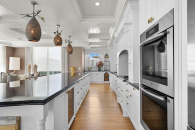 Rise Above it All! This Grand Penthouse is perched on the SE - photo 12