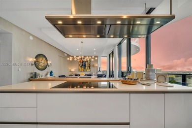 Fully furnished with Restoration Hardware furnishings and - photo 14