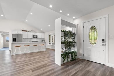 A home made for Santa Cruz living: open, relaxed, flexible, and - photo 18