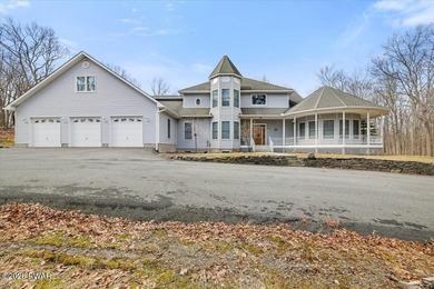 Hidden Lake Home For Sale in Hawley Pennsylvania