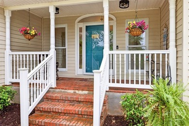 Move-in ready home with beautiful Lake Hartwell view and major - photo 4