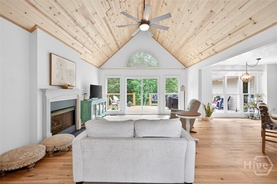Move-in ready home with beautiful Lake Hartwell view and major - photo 8