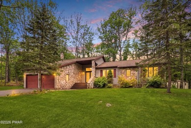 Hidden Lake Home For Sale in Hawley Pennsylvania