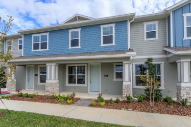 Lake Townhome/Townhouse For Sale in Debary, Florida