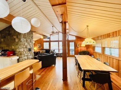 This exceptionally charming fully furnished lake-house is - photo 6